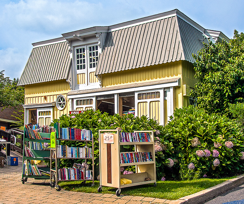 YELLOW BARN OPEN FOR BOOK SALES - Friends of the Riverhead Library